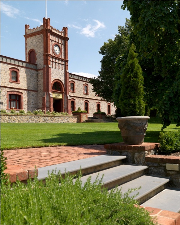 Yalumba Winery – Signature Cellars / Grieve Gillett