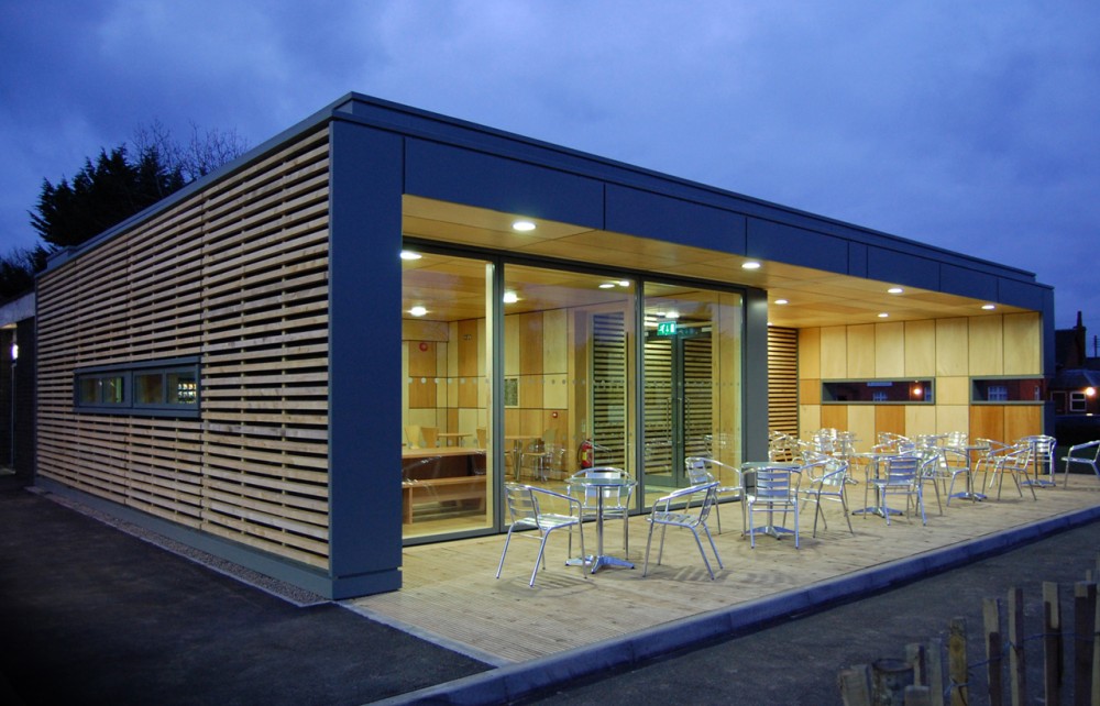 Straw Bale Cafe / Hewitt Studios