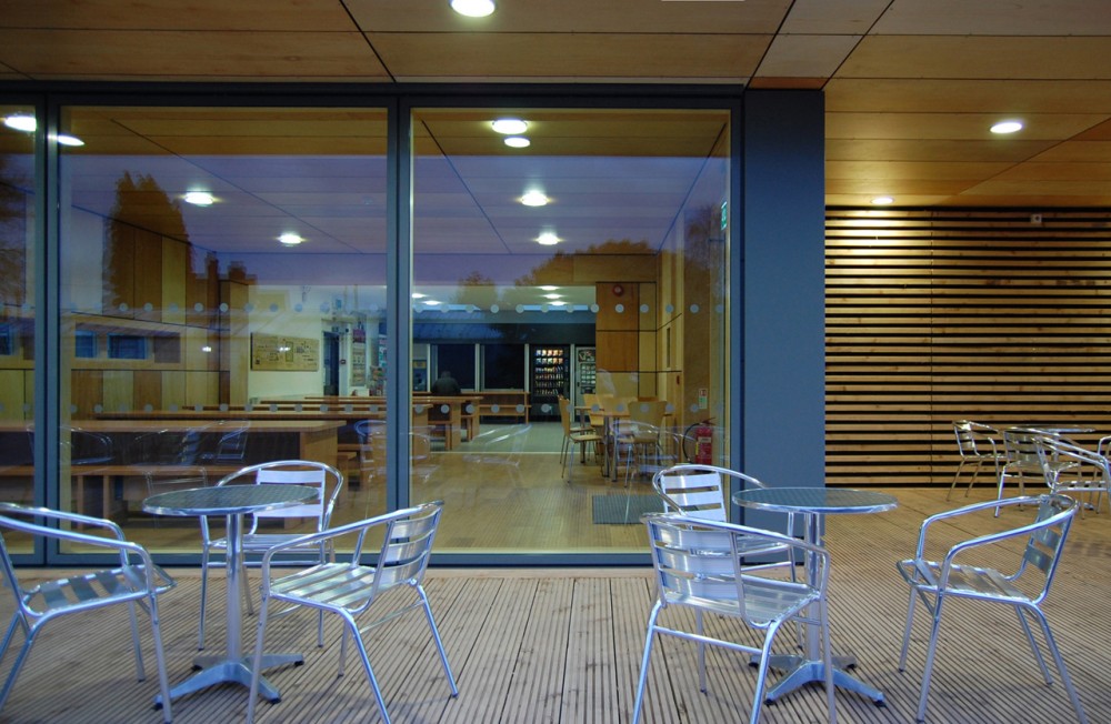 Straw Bale Cafe / Hewitt Studios