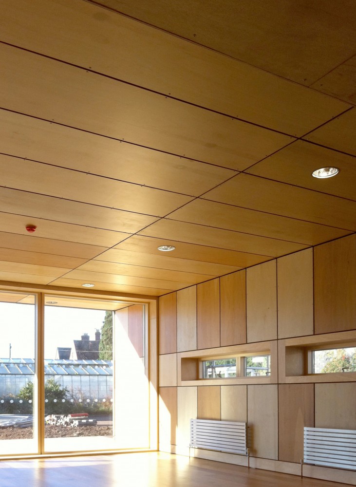 Straw Bale Cafe / Hewitt Studios