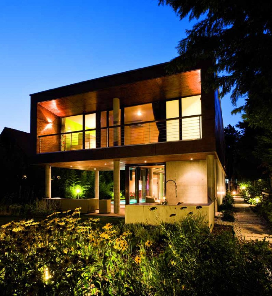 Summer Villa at Lake Balaton / FBI Studio architects