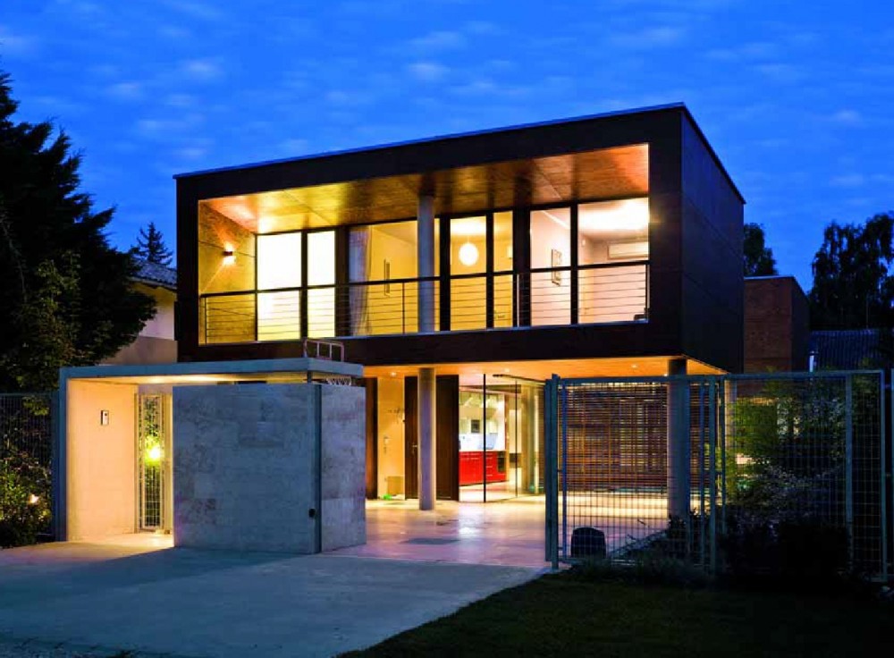 Summer Villa at Lake Balaton / FBI Studio architects