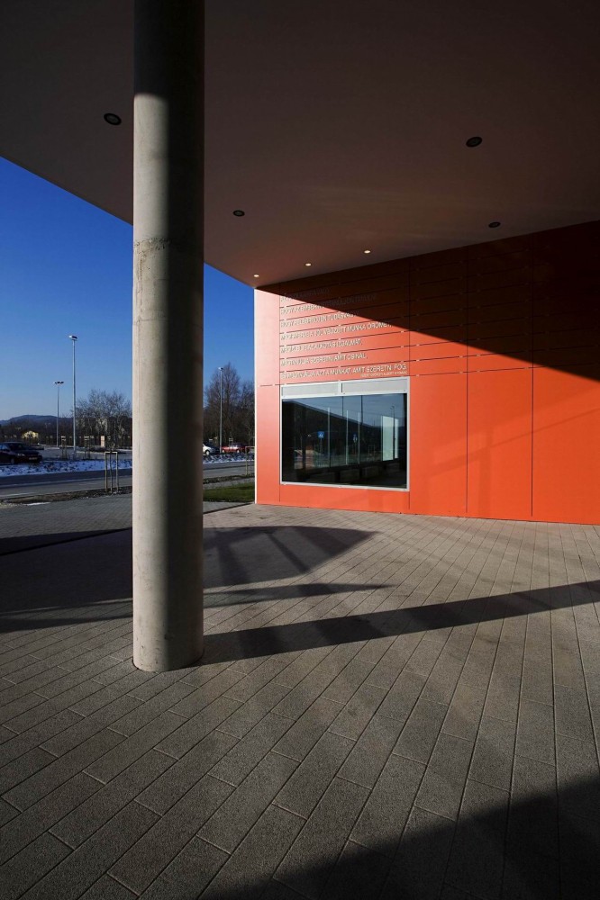 Budaörs Elementary School / DOBAI János DLA
