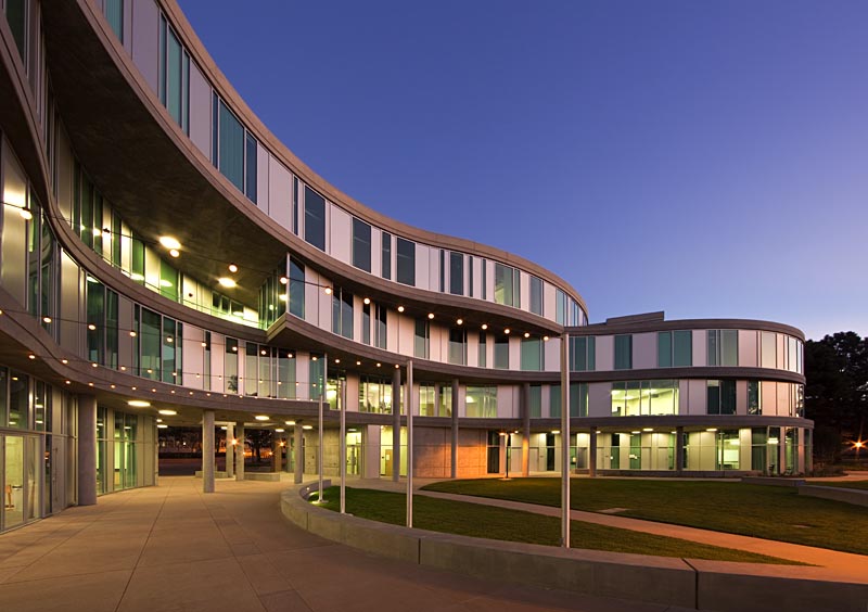 Humanities Gateway / Fentress Architects