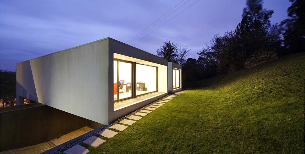 Private House In Barcelos / Rui Grazina