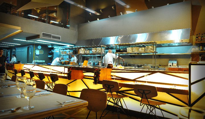 Chef’s Table / Buensalido Architects