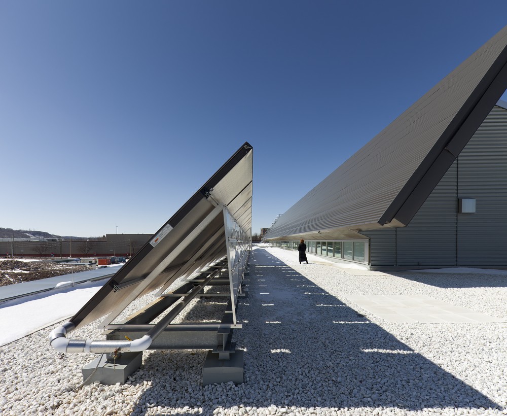 CANMET Material Technology Laboratory / Diamond Schmitt Architects