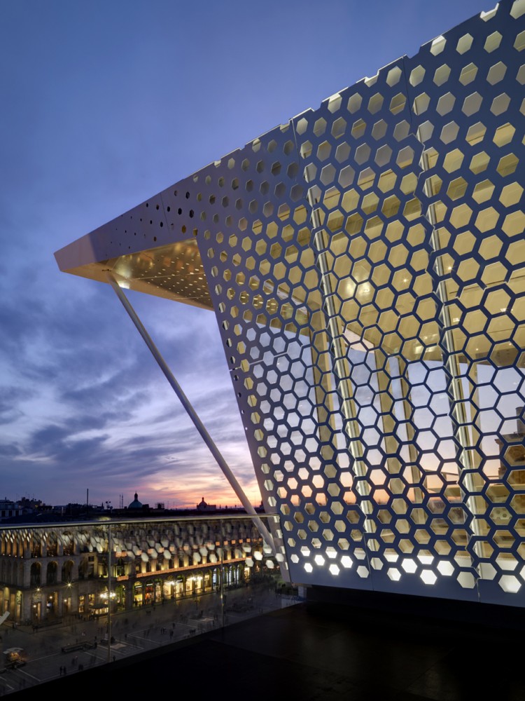 The Cube / Park Associati