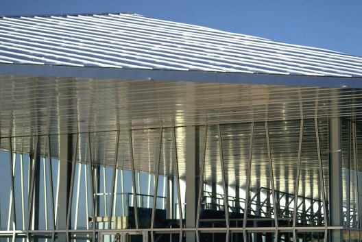 Fisterra Fishmarket / CREUSeCARRASCO Arquitectos