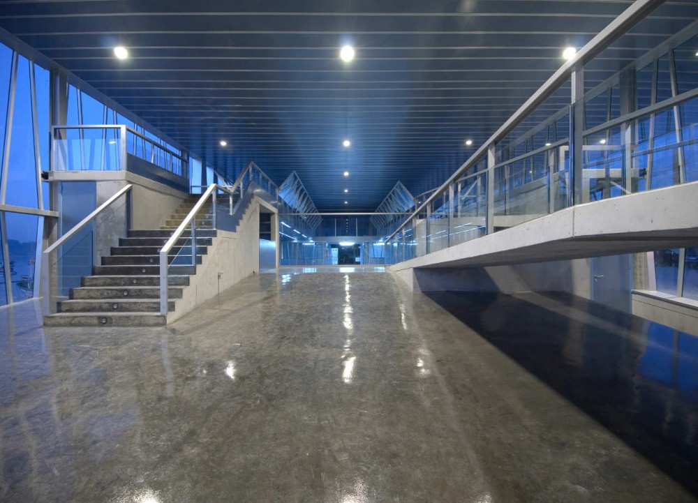 Fisterra Fishmarket / CREUSeCARRASCO Arquitectos