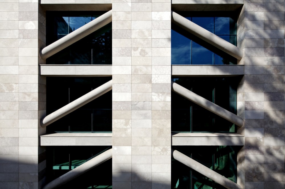 Costanera Lyon / Eugenio Simonetti + Renato Stewart
