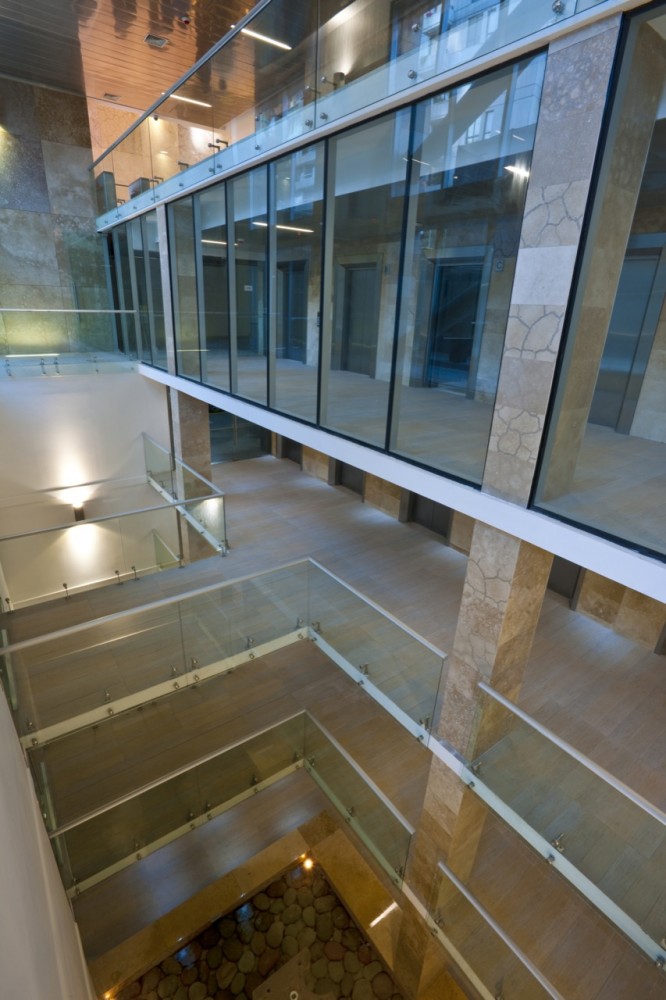 Costanera Lyon / Eugenio Simonetti + Renato Stewart