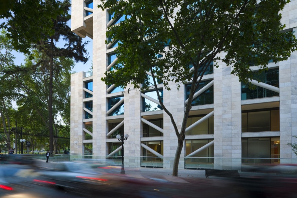 Costanera Lyon / Eugenio Simonetti + Renato Stewart