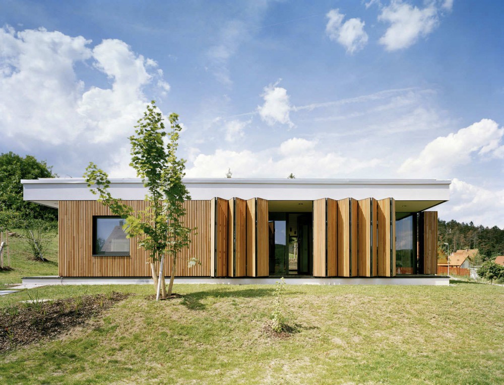 Family House In Kraluv Dvur / OV-A