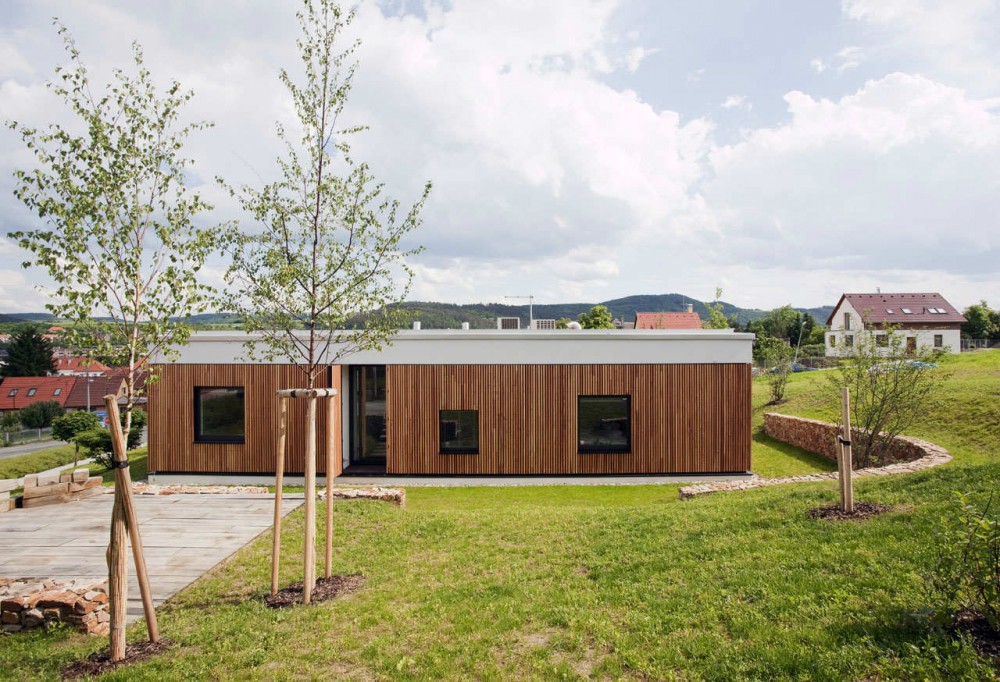 Family House In Kraluv Dvur / OV-A