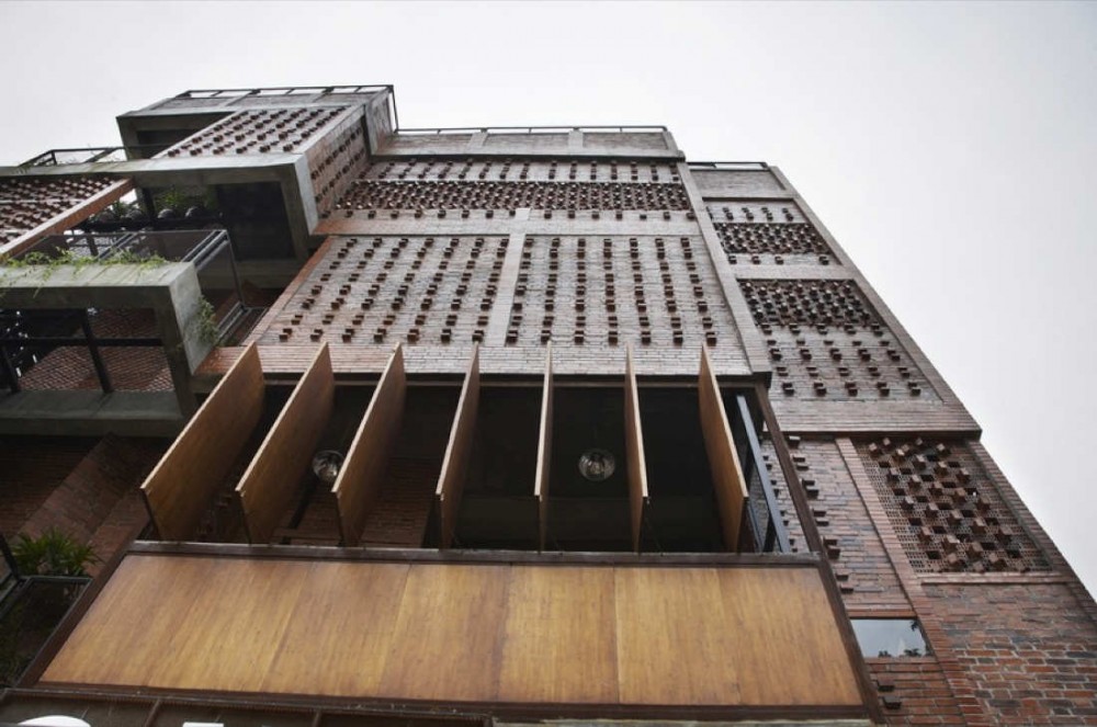GMT Institute Of Property Management / PHL Architects
