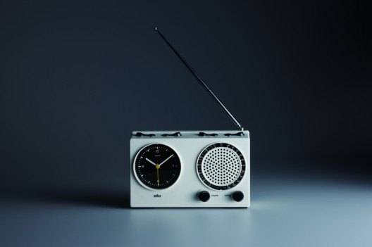 Dieter Rams, Braun clock radio (ABR 21 signal radio), 1978; design: Dieter Rams and Dietrich Lubs, photo: Koichi Okuwaki
