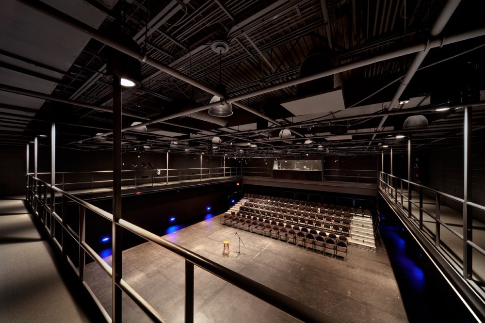 Lauren Kennedy and Alan Campbell Theatre / Pearce Brinkley Cease + Lee