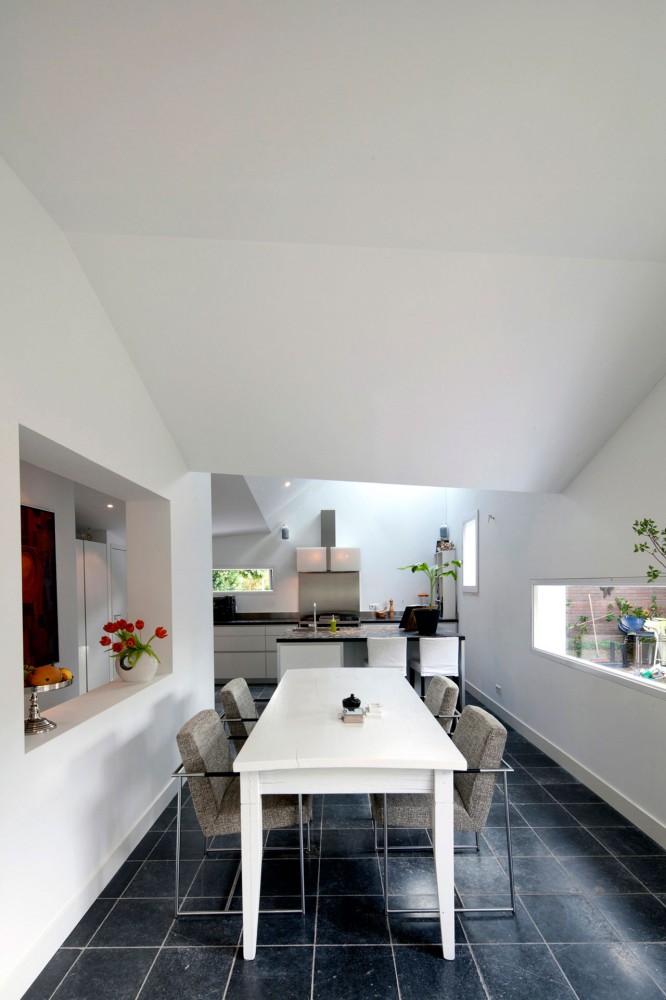Shou Sugi Ban / BYTR Architects