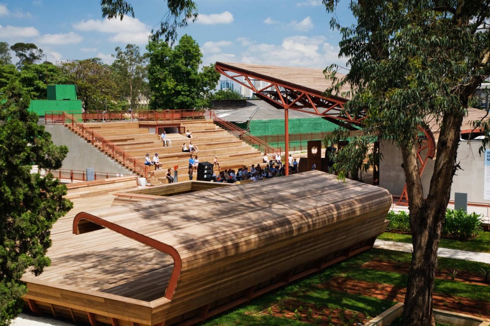 Victor Civita Plaza / Levisky Arquitetos Associados