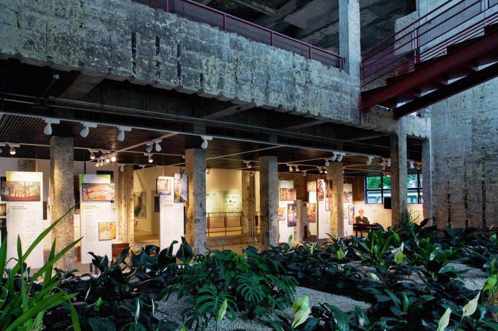 Victor Civita Plaza / Levisky Arquitetos Associados