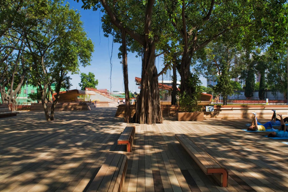 Victor Civita Plaza / Levisky Arquitetos Associados