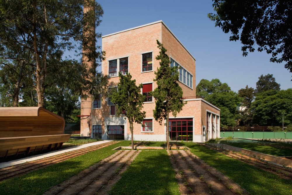 Victor Civita Plaza / Levisky Arquitetos Associados