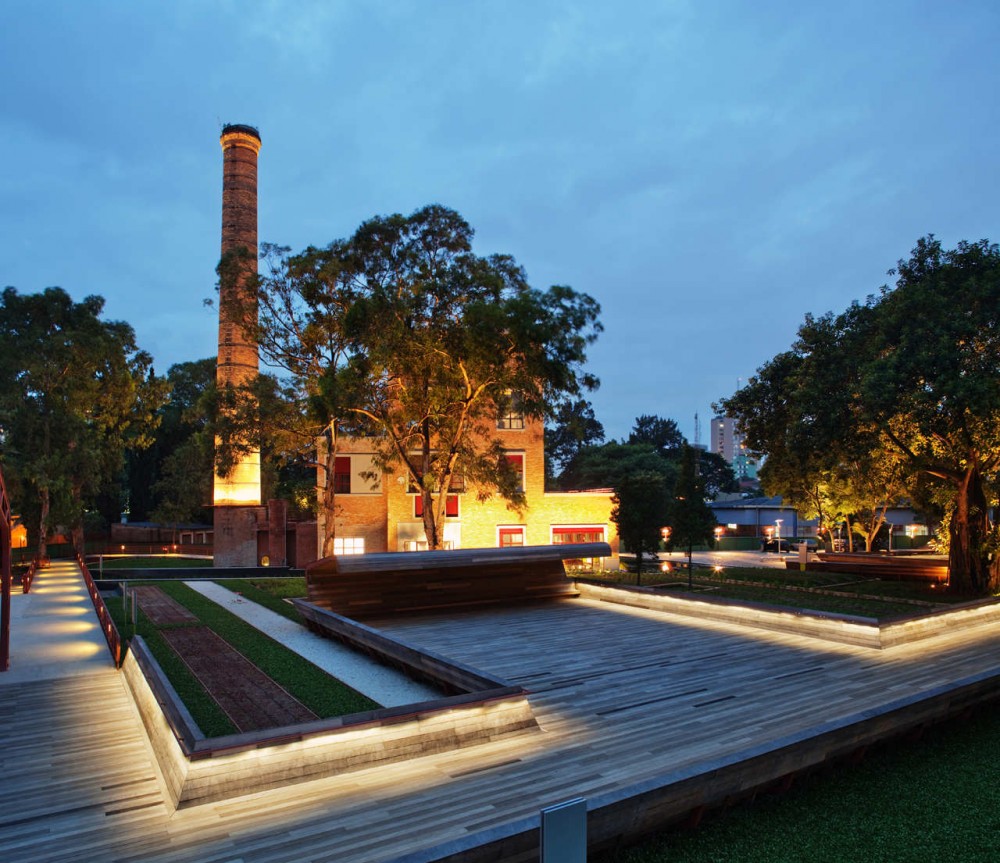 Victor Civita Plaza / Levisky Arquitetos Associados