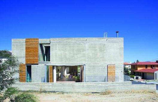 Residence In Aglantzia / Yiorgos Hadjichristou Architects, Petros Constantinou