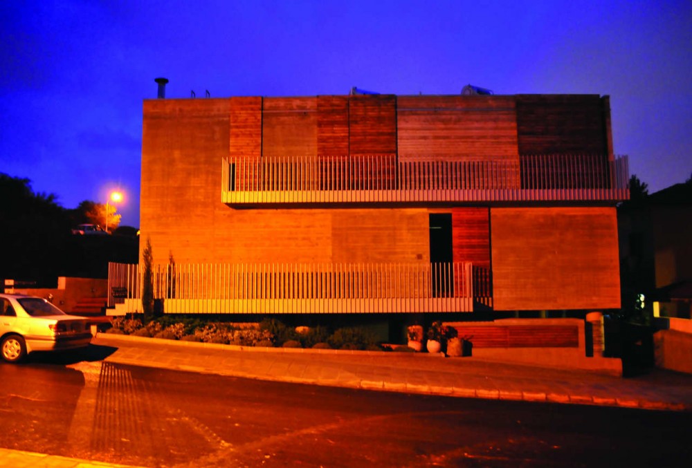Residence In Aglantzia / Yiorgos Hadjichristou Architects, Petros Constantinou