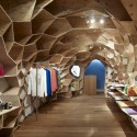 Lucien Pellat-Finet Shinsaibashi / Kengo Kuma & Associates Lucien Pellat-Finet Shinsaibashi / Kengo Kuma & Associates © Daici Ano