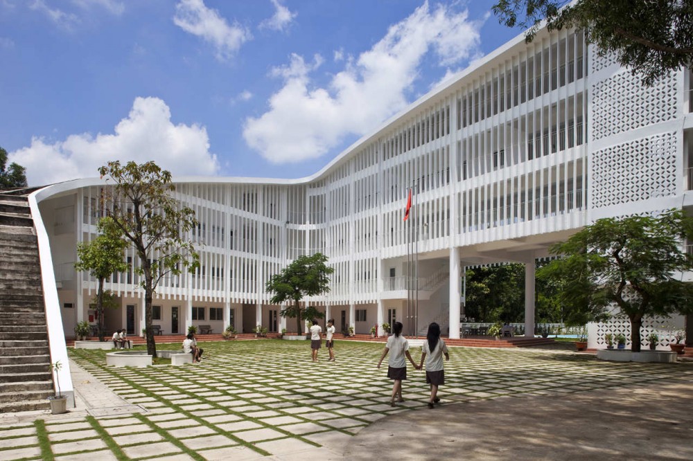 Binh Duong School / Vo Trong Nghia + Shunri Nishizawa + Daisuke Sanuki