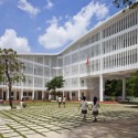 Binh Duong School / Vo Trong Nghia © Hiroyuki Oki