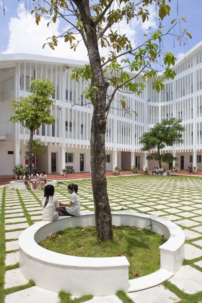Binh Duong School / Vo Trong Nghia + Shunri Nishizawa + Daisuke Sanuki