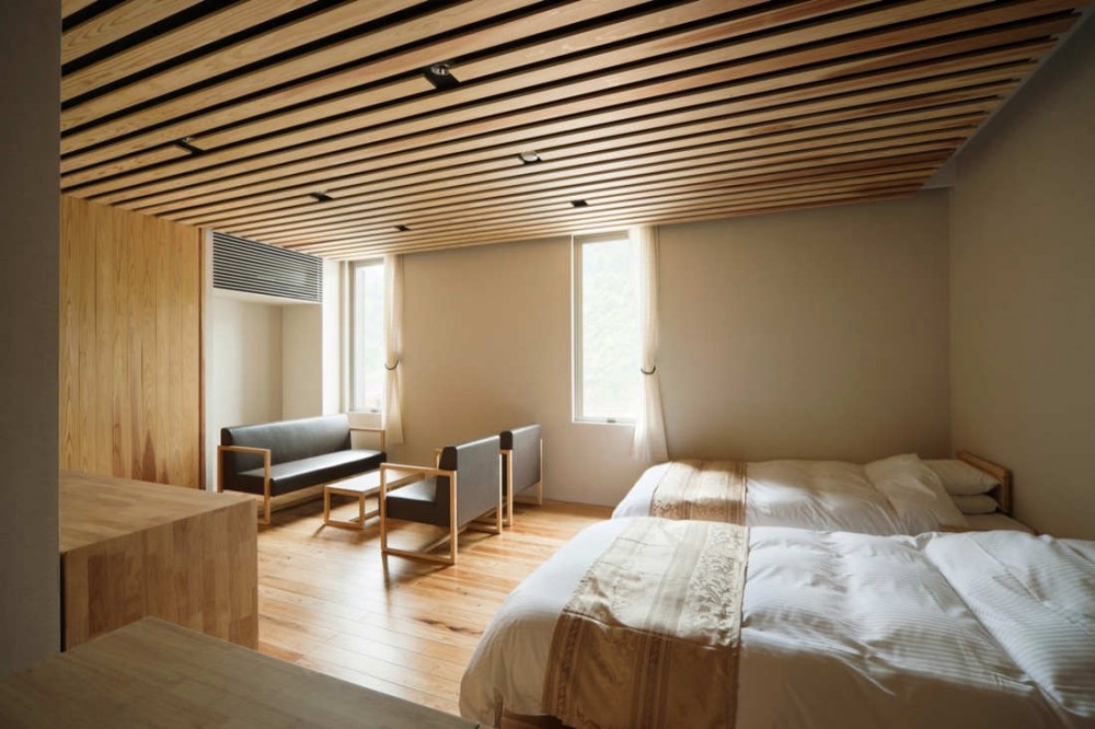 Yusuhara Marche / Kengo Kuma & Associates