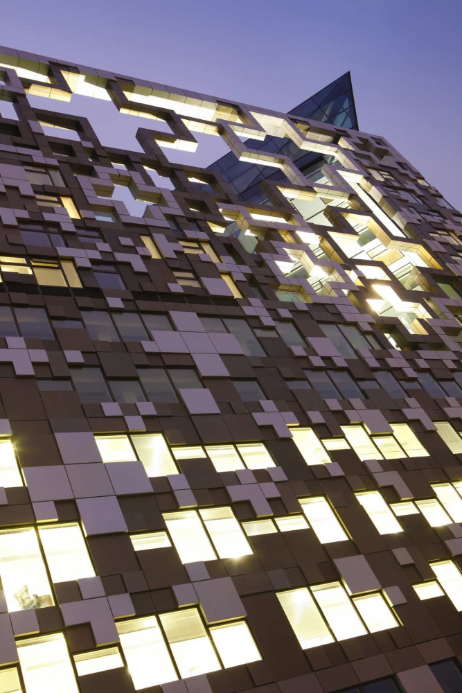 The Cube / Make Architects