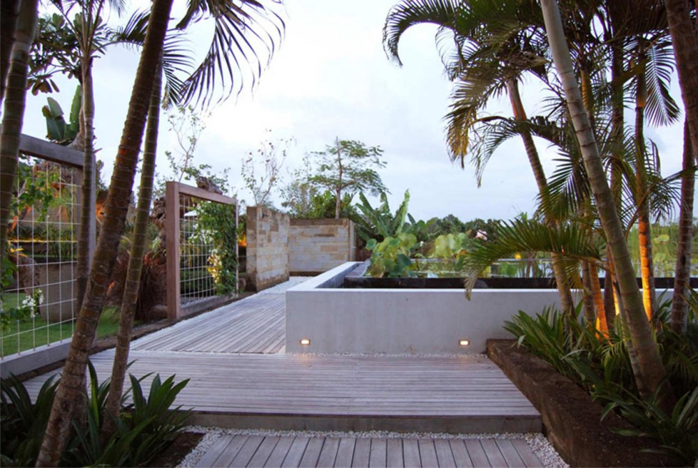 Tantangan Villa / Word of Mouth Architecture