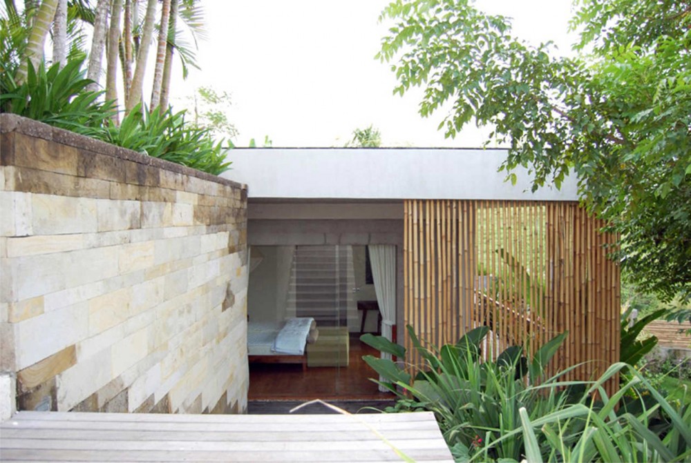 Tantangan Villa / Word of Mouth Architecture