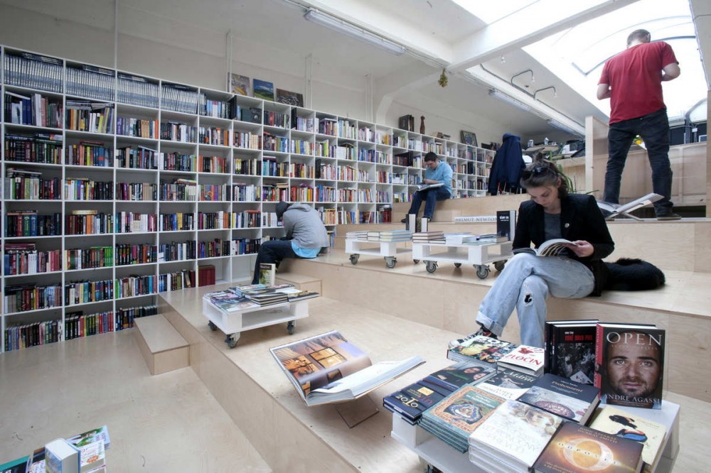 Bookshop And Coffee Bar / Plural, Totalstudio Courtesy of Plural , Totalstudio