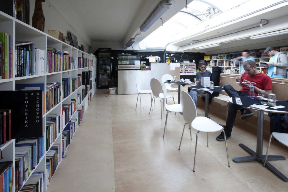 Bookshop And Coffee Bar / Plural, Totalstudio Courtesy of Plural , Totalstudio