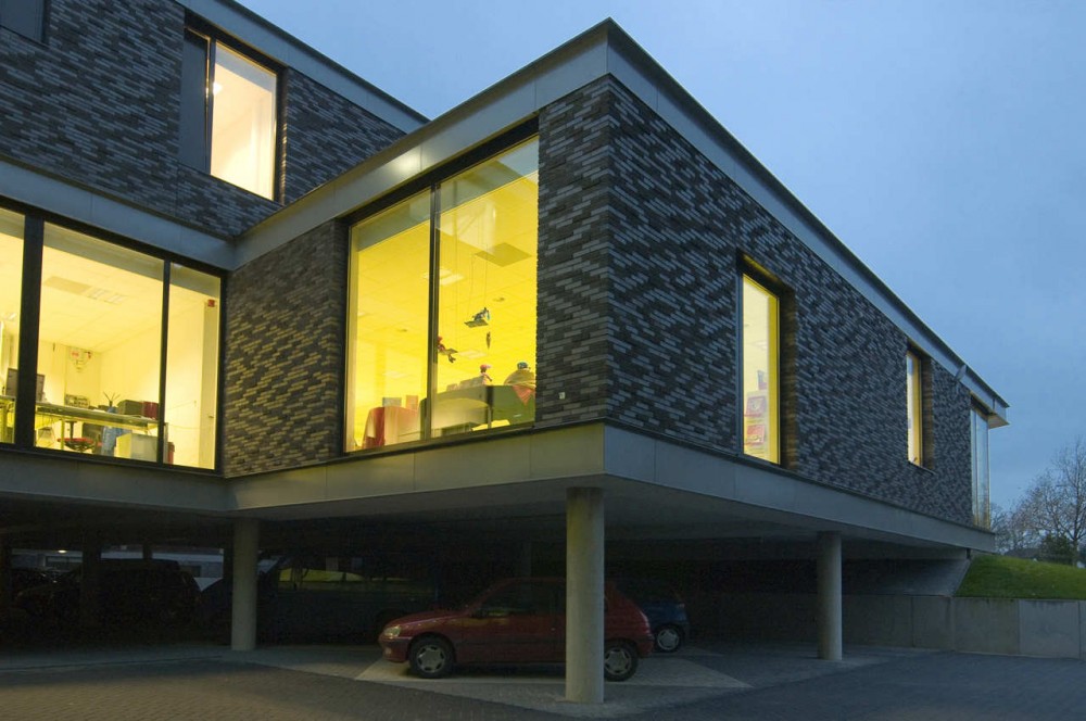 Multifunctional Building / BDG Architects