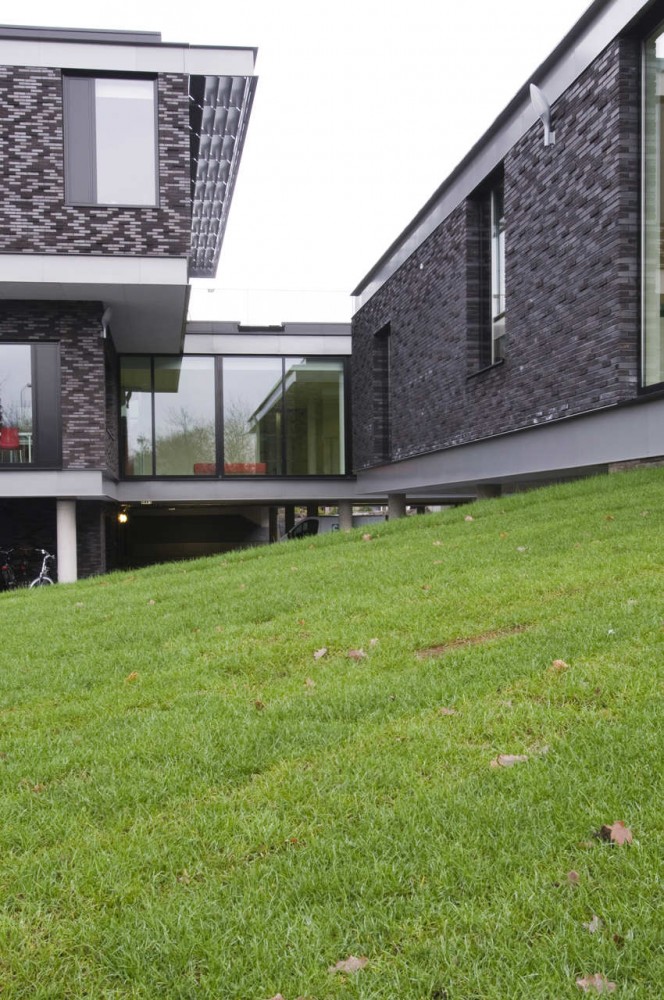 Multifunctional Building / BDG Architects