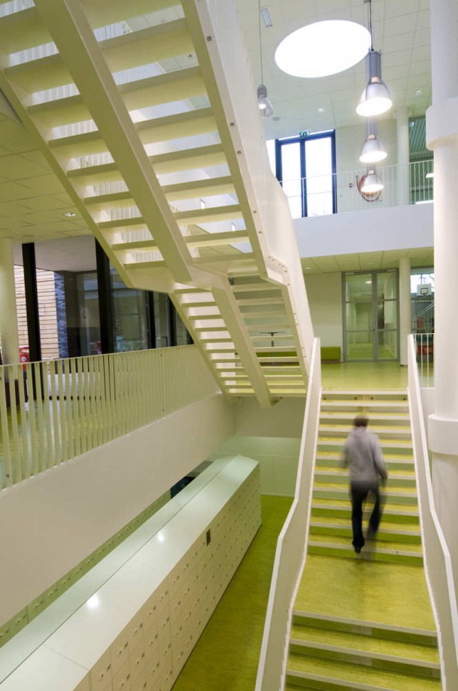 Multifunctional Building / BDG Architects