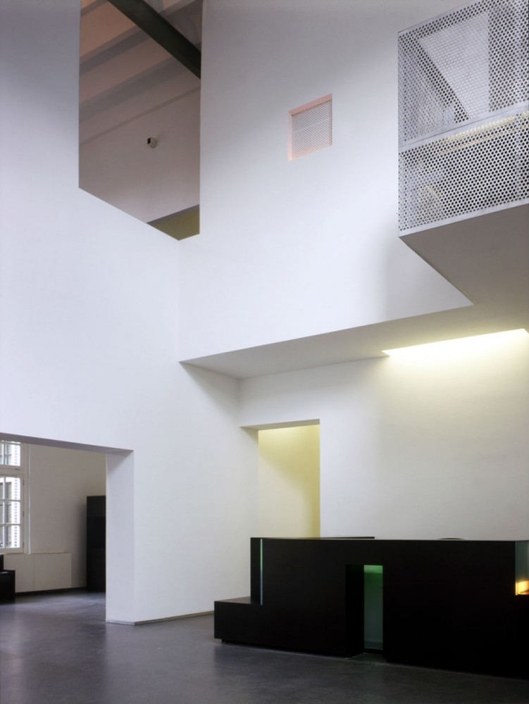 Flashback: Sarphatistraat Offices / Steven Holl Architects