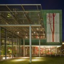 Isabella Stewart Gardner Museum (5) Isabella Stewart Gardner Museum (5) Evening exterior view - Outdoor art installation “Ailanthus” by Stefano Arienti (right) © Nic Lehoux / Renzo Piano Building Workshop