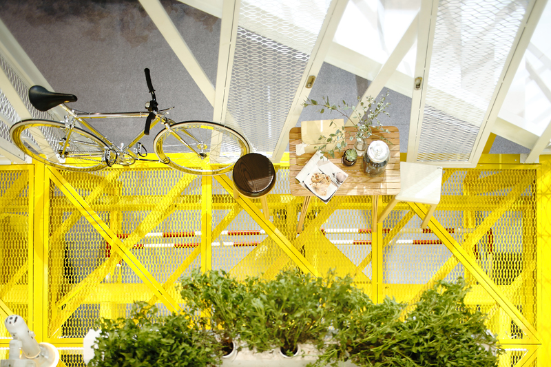 Billboard House / Apostrophy’s