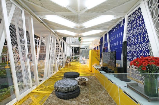 Billboard House / Apostrophy's (6)