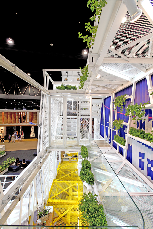Billboard House / Apostrophy’s