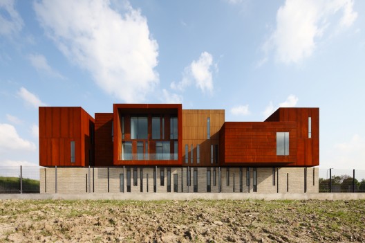 Administration Building of the North Shanghai Gas Company in Jiading / Atelier Deshaus (15)