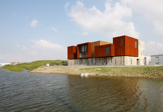 Administration Building of the North Shanghai Gas Company in Jiading / Atelier Deshaus (8)